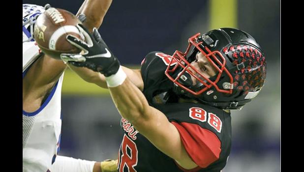 Special Photo. Andrew Anderson makes a catch during the Class 4A state title game.