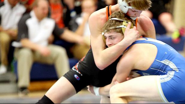 Blake Reiss of the Vikings (right) is 22-13 on the year.