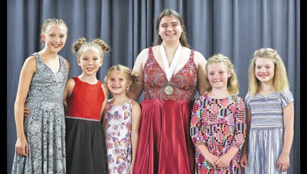 Mascot photo by Reba Lipinski Emma Lipinski, the 2022 State Distinguished Young Woman representative from Ivanhoe, held a "Be Your Best Self" program for girls in K-6th grade on Friday night. Left to right: Bailey Hopper, Bella Hopper, Lizzie Panka, Lipinski, Carrie VanDell and Ruth Jerzak.