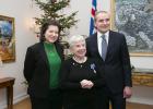 Cathy Josephson, center, with Iceland President Gudni Th. Johannesson, right, and his wife, Eliza Jean Reid. 
